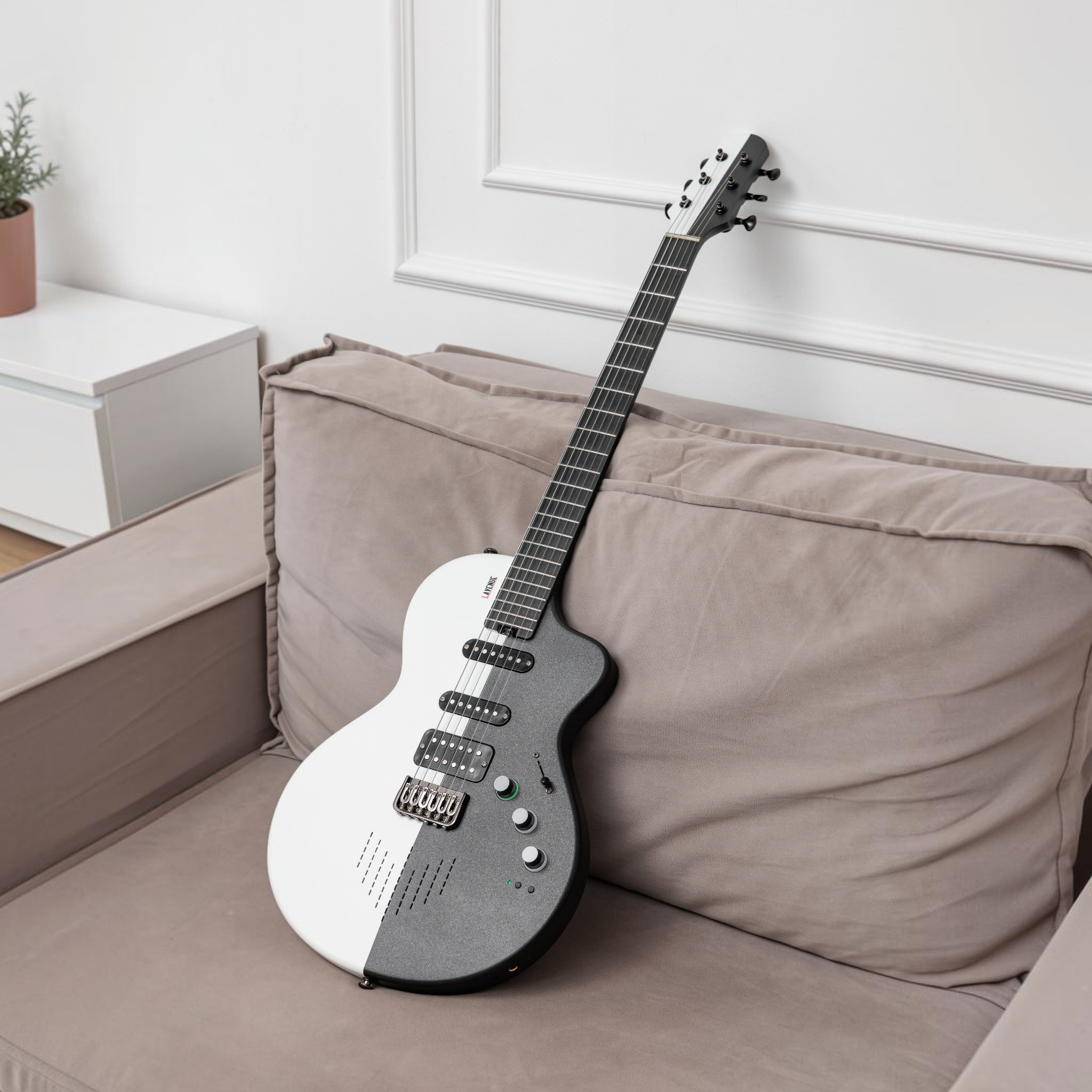 LAVENUE Custom Black/White