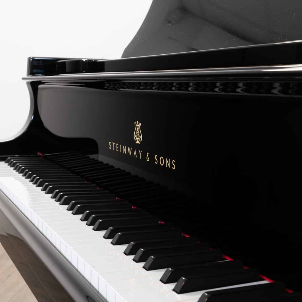 Steinway O-180