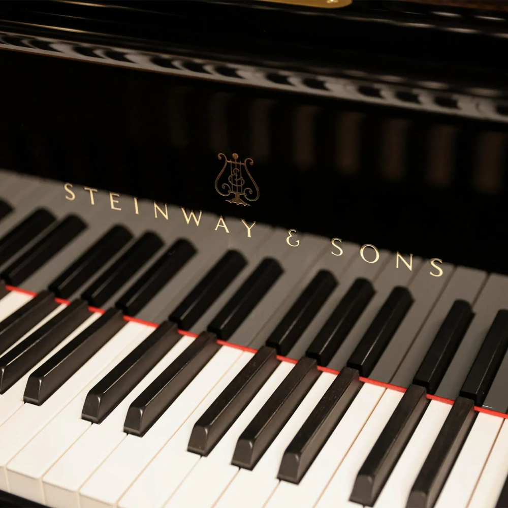 Steinway B-211