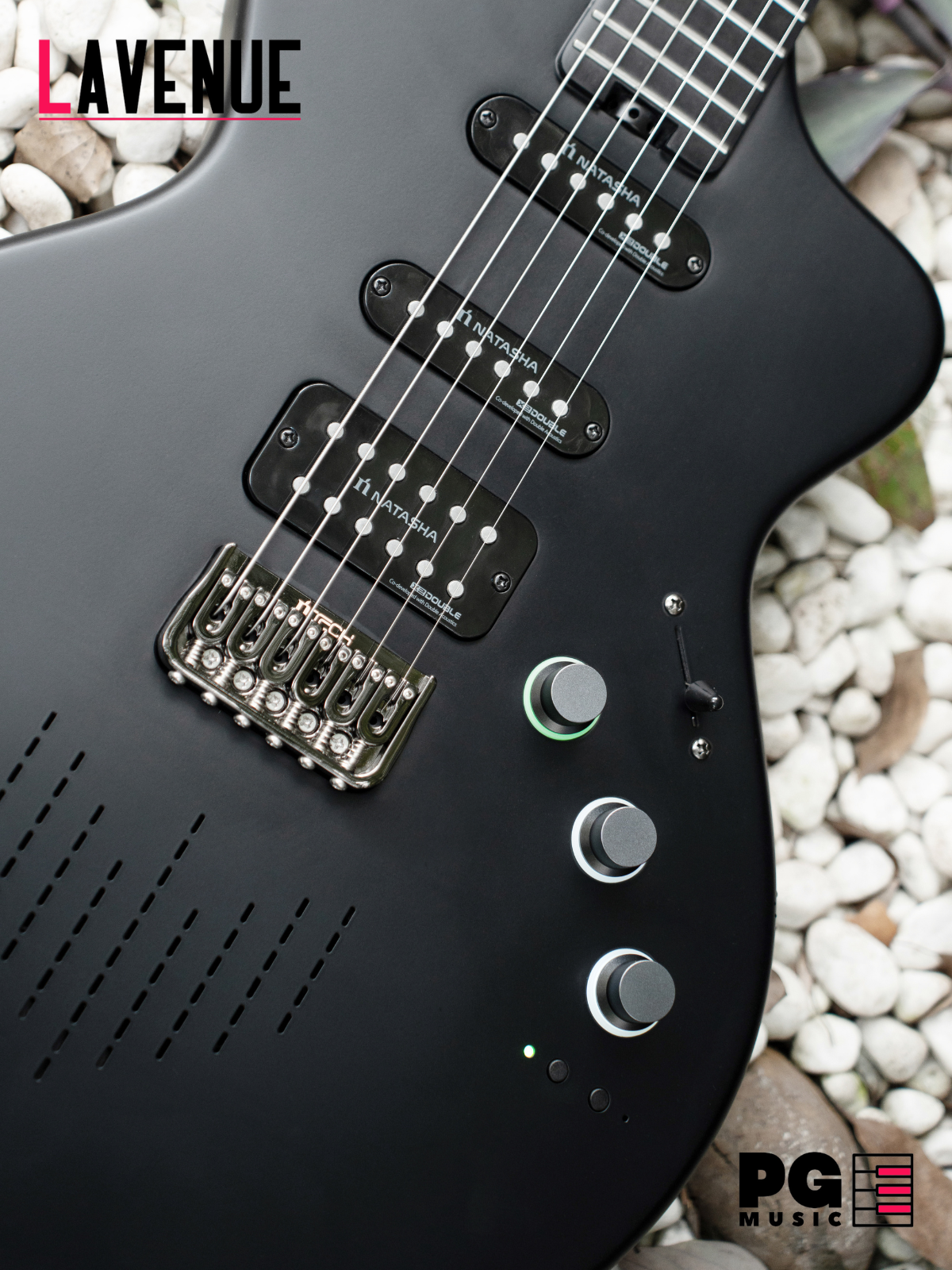 LAVENUE Cosmic Black