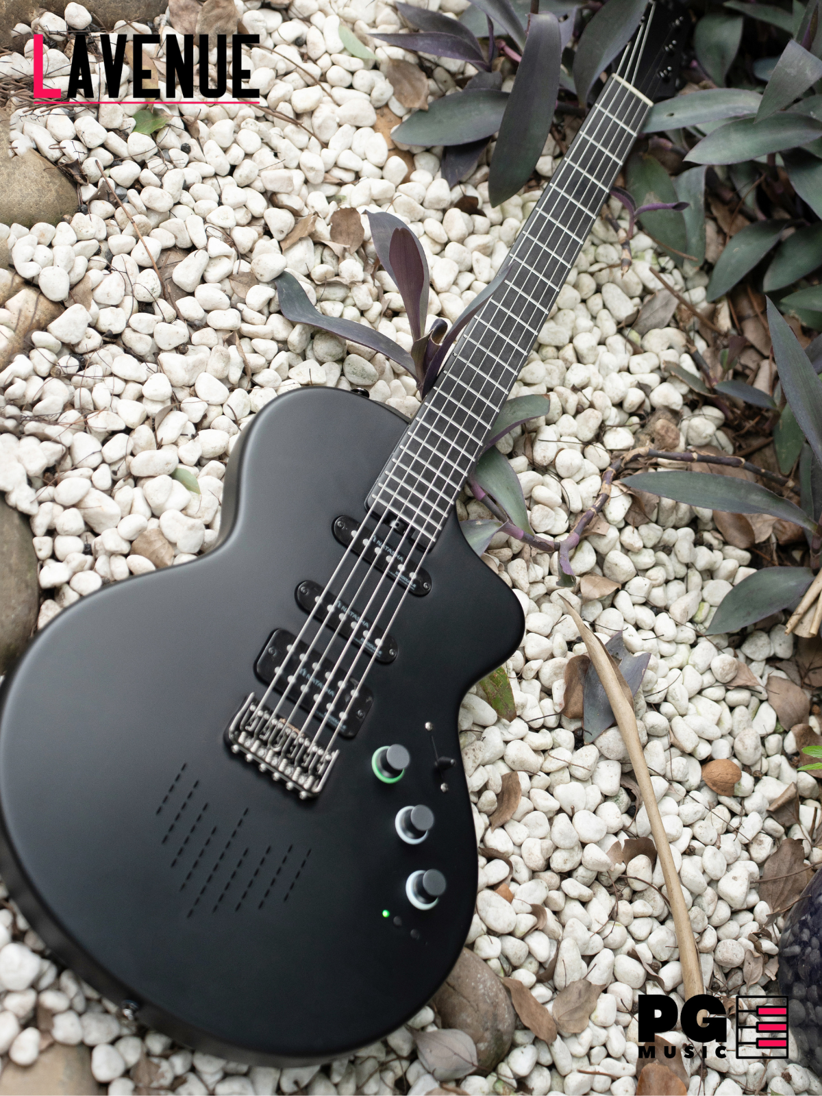 LAVENUE Cosmic Black